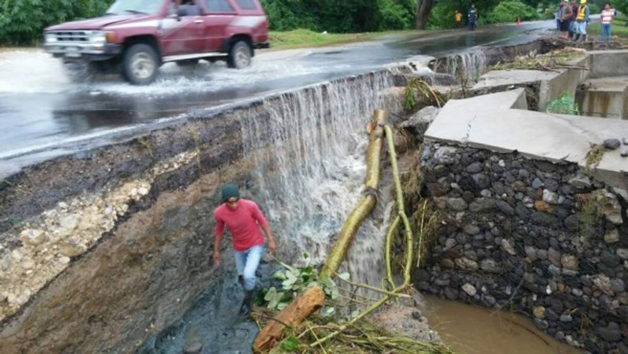 Las inundaciones han causado caños en carreteras, vados, planchas, puentes y otro tipo de infraestructuras.