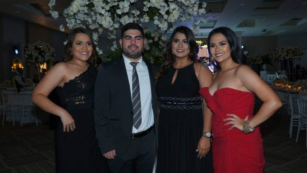 Sabrina Irula, Kevin Urtecho, Carolina David y Vilma Turcios.