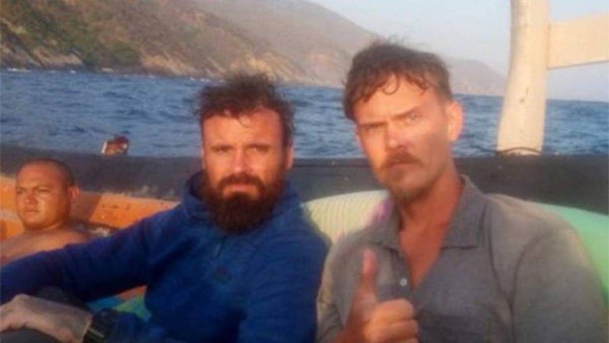 Luke Alexander Denman, de 34 años, y Airan Berry, de 41, fueron detenidos el lunes en una operación en la que el gobierno socialista aseguró que participaron pescadores asimilados en la Milicia, cuerpo civil adscrito a la Fuerza Armada.