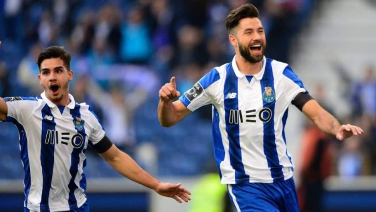 Según informa el diario AS, el Real Madrid habría llegado a un acuerdo verbal con Felipe Monteiro, central portugués del FC Porto, para ocupar a partir de la próxima temporada, el hueco que Pepe dejará en la defensa del club blanco una vez que se marche a la Superliga China.