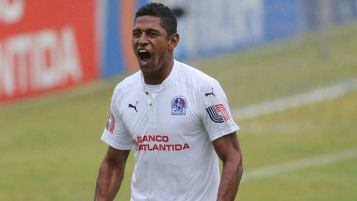 El delantero Carlo Costly no se presentó al inicio de pretemporada con el Olimpia ya que no ha renovado su contrato. Según diversos rumores, el Real España se está planteando un posible regreso del 'Cocherito' a la Máquina.