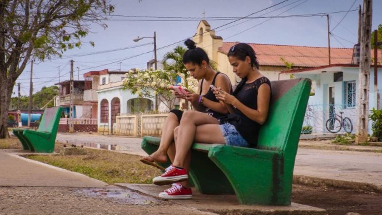 Gaspar Social, similar a Facebook, abrió al público en octubre, dos meses antes de que Etecsa habilitara una zona wifi en el pueblo. Pese al bajo rango de su señal, tuvo éxito entre la juventud rural. AFP