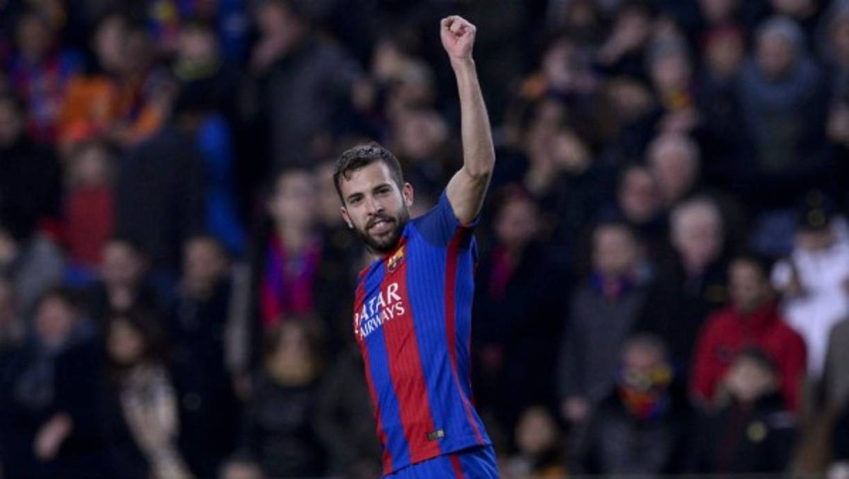 El diario As informa de que el lateral del Barça, Jordi Alba, habría preguntado a jugadores del Chelsea (Pedro y Cesc) y del Manchester United (De Gea, Mata y Ander Herrera) por cómo sería su situación en estos dos equipos. Esta temporada el lateral ha perdido protagonismo en los partidos importantes y se estaría planteando una salida este verano.