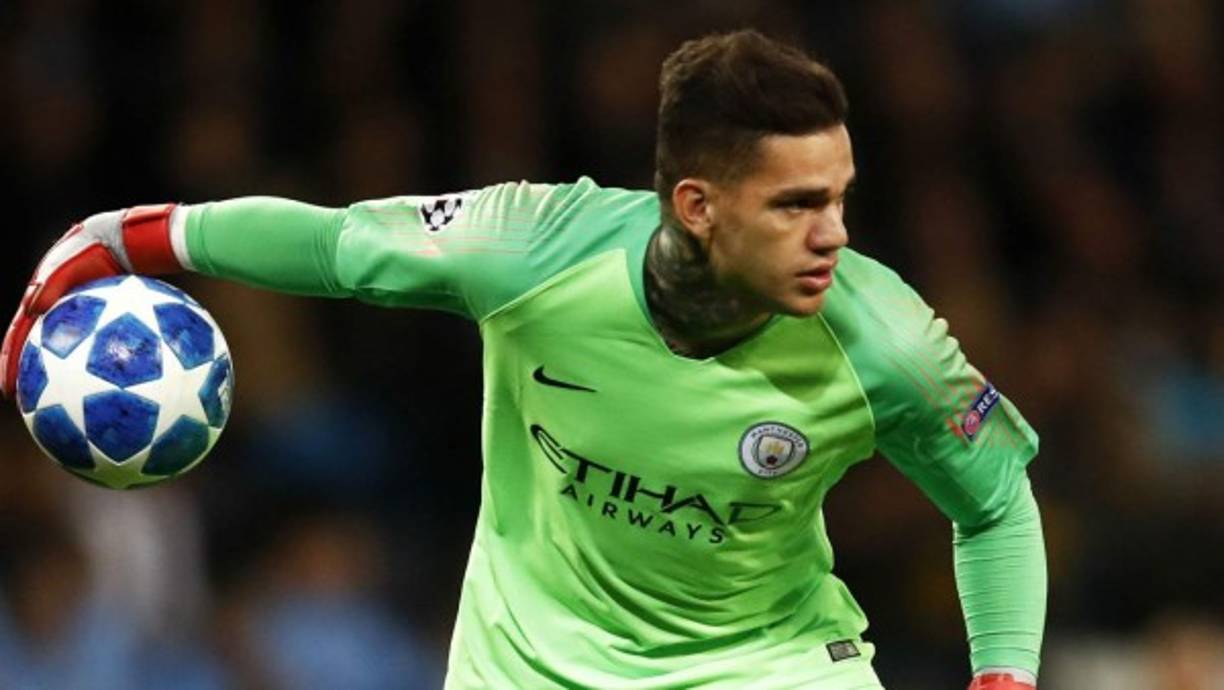 Ederson - El portero naturalmente comenzará la temporada entre los tres palos. El brasileño tiene la confianza de Pep Giuardiola ganada.