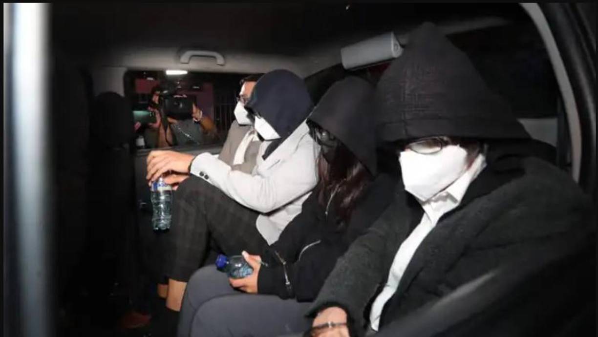 Según las cámaras de vigilancia, Roque ingresó a la clínica el 13 de junio a las 11:00 horas para someterse a una cirugía estética, por la cual pagó la suma de Q75,400.