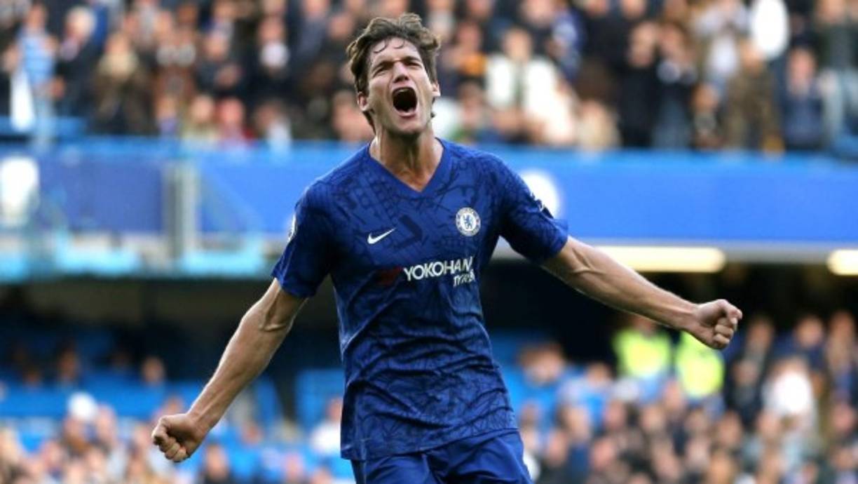 De acuerdo a Goal.com, Marcos Alonso está en la rampa del salida del Chelsea para este verano. En un repaso a la plantilla blue, el nombre del lateral español es el que, para el citado medio, está en la pole position para abandonar el club londinense.