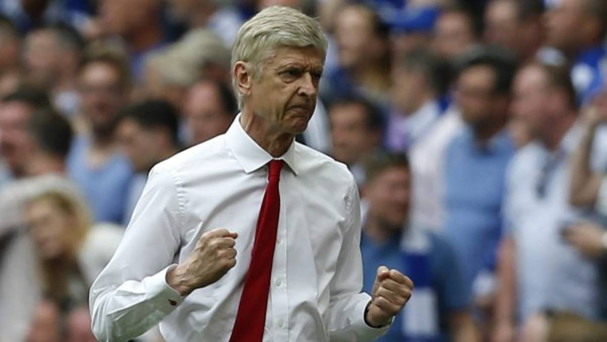 'Nosotros podemos confirmar que hemos alcanzado un acuerdo para un nuevo contrato con Arsène Wenger', se puede leer en el tuit que ha publicado el Arsenal para anunciar que el técnico seguirá dos años más, hasta 2019, dirigiendo al equipo. 'Nuestro objetivo es ganar la Premier y los trofeos importantes en Europa. Y Arsène es la persona adecuada para ayudarnos a que esto suceda', ha dicho Stan Kroenke, máximo accionista del club.