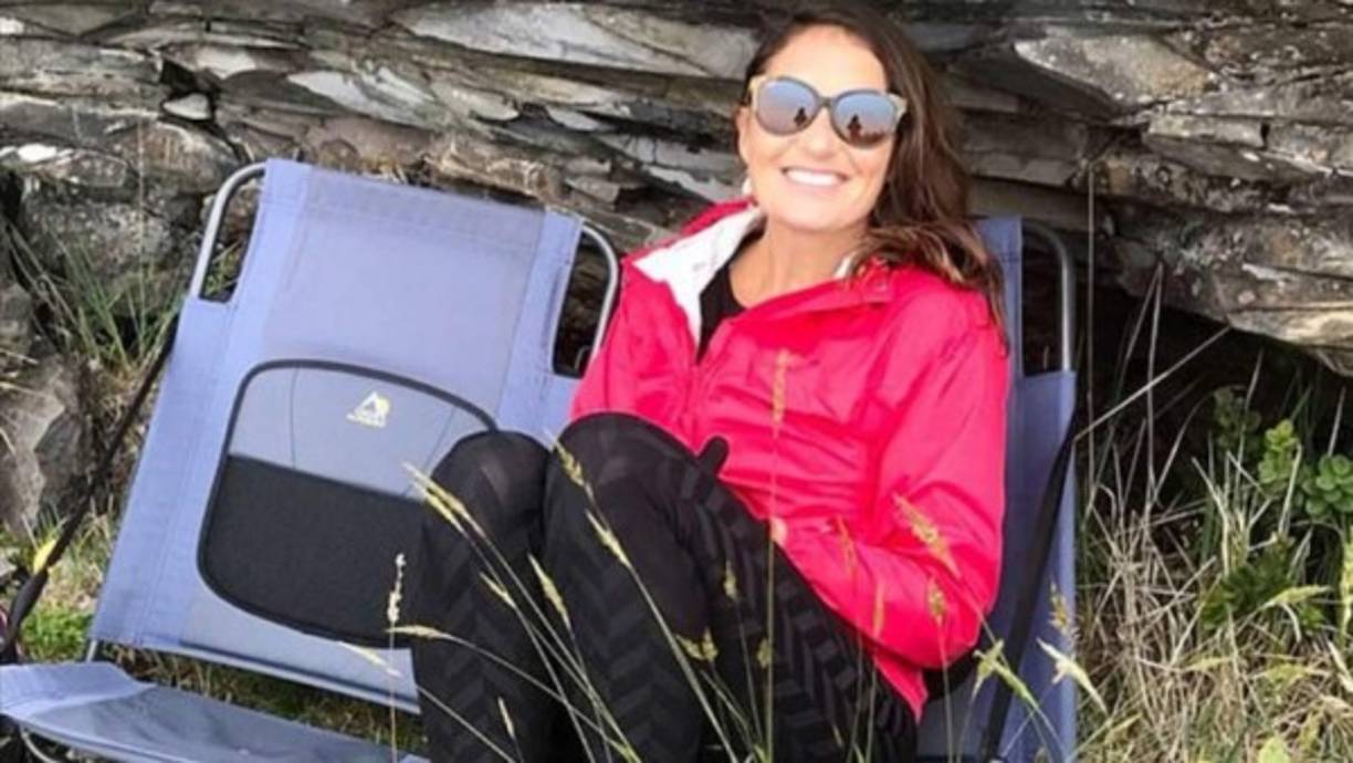 Sin teléfono, agua o alimentos, la instructora de yoga tuvo que elegir 'si vivía o moría, decidí vivir', afirmó.