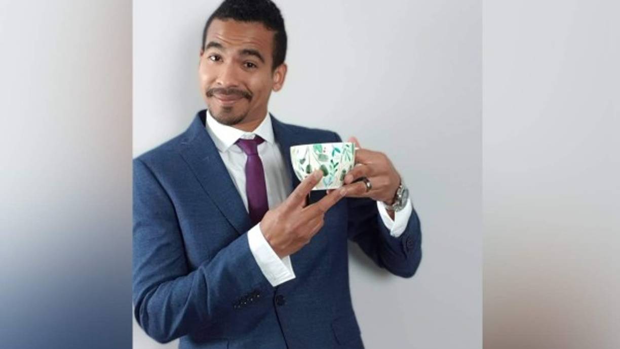 El hondureño Wilmer Carcamo ha puesto en alto el nombre de Honduras al ganar el premio Great British Entrepreneur Awards and Community 2020 en Inglaterra.