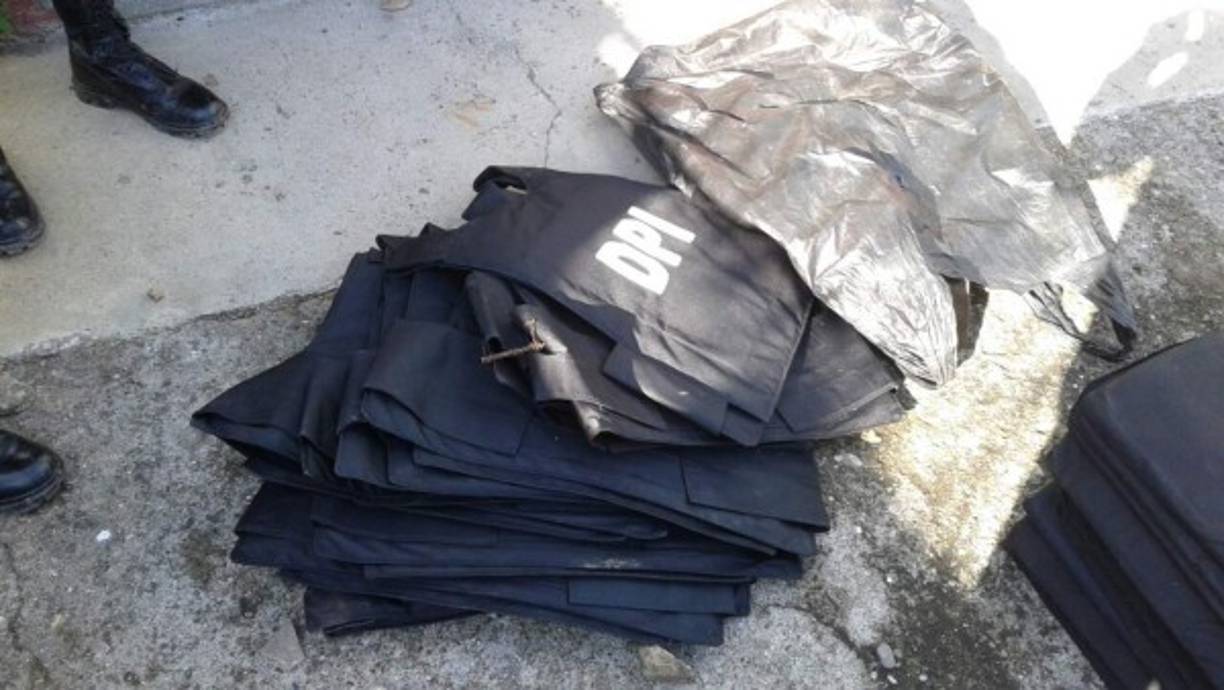 Las autoridades sospechan que el arsenal pertenece a una pandillas que controla gran parte de San Pedro Sula, la segunda ciudad más importante de Honduras.