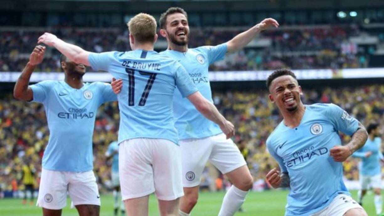Uno de los más reconocidos equipos en cuanto a su poder adquisitivo es el Manchester City que también aparece en el top. Varios de los frutos de este poder se han visto reflejados en sus recientes copas obtenidas de la mano de Pep Guardiola.