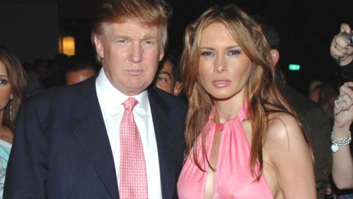 El 20 de enero de 2017, Melania Trump sucedió a Michelle Obama como la primera dama de los Estados Unidos y, asimismo, la primera cuya lengua nativa no es el inglés, la primera de origen no estadounidense y la segunda nacida en el extranjero tras la británica Louisa Adams, esposa del sexto presidente, John Quincy Adams, e hija del comerciante estadounidense Joshua Johnson.<br/><br/>