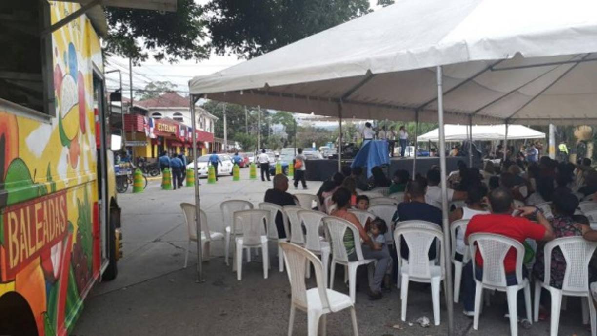 La actividad atrajo a muchas personas al lugar en el que se desarrollaba el evento.