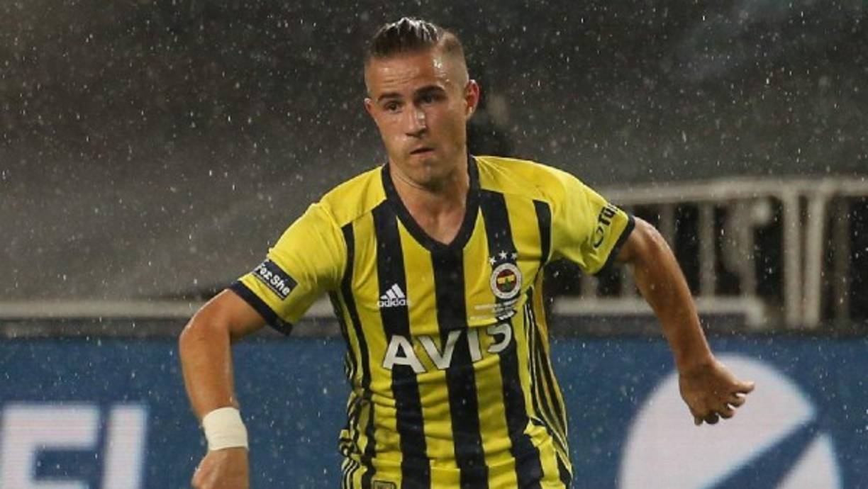 Dimitris Pelkas: volante creativo de 27 años que se desempeña en el Fenerbahce de Turquía.