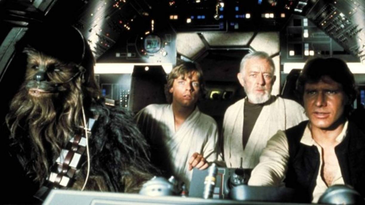 1- Han Solo y Chewbaca son contratados para llevar a Luke Skywalker, Obi-Wan Kenobi, C-3PO y R2-D2 a Alderaan, oferta que Han no pudo rechazar al estar endeudado con Jabba The Hutt; pero, en el intento de llegar a este lugar, se dan cuenta que fue destruido y se topan con la Estrella de la Muerte, nave espacial del Imperio Galáctico capaz de destruir planetas completos. Aquí rescatan a la princesa Leia y pierden a Obi-Wan.