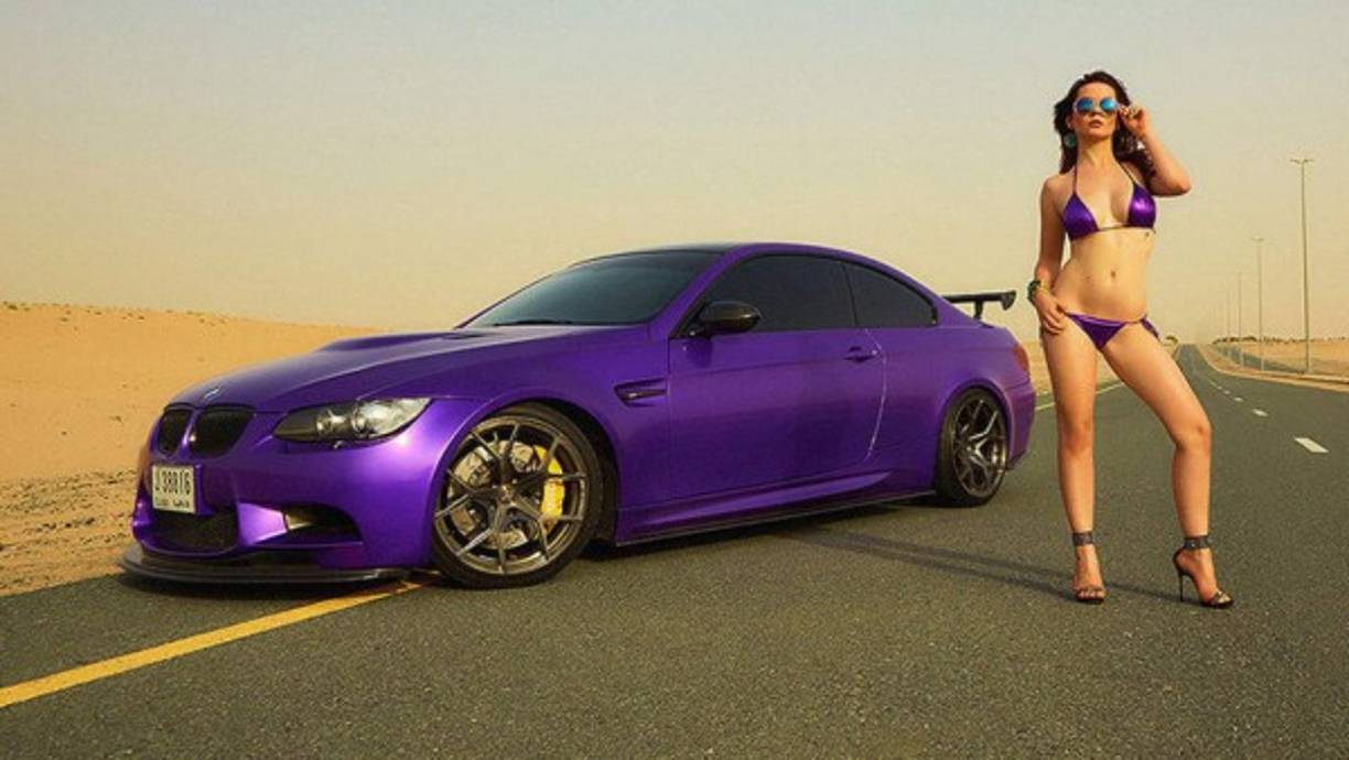 La ganadora del certamen Miss Tuning 2017, Julia Oemler, de 25 años, se ha convertido en la portada de un nuevo calendario promocional, del que solo se pondrán a la venta 1.500 ejemplares. <br/>