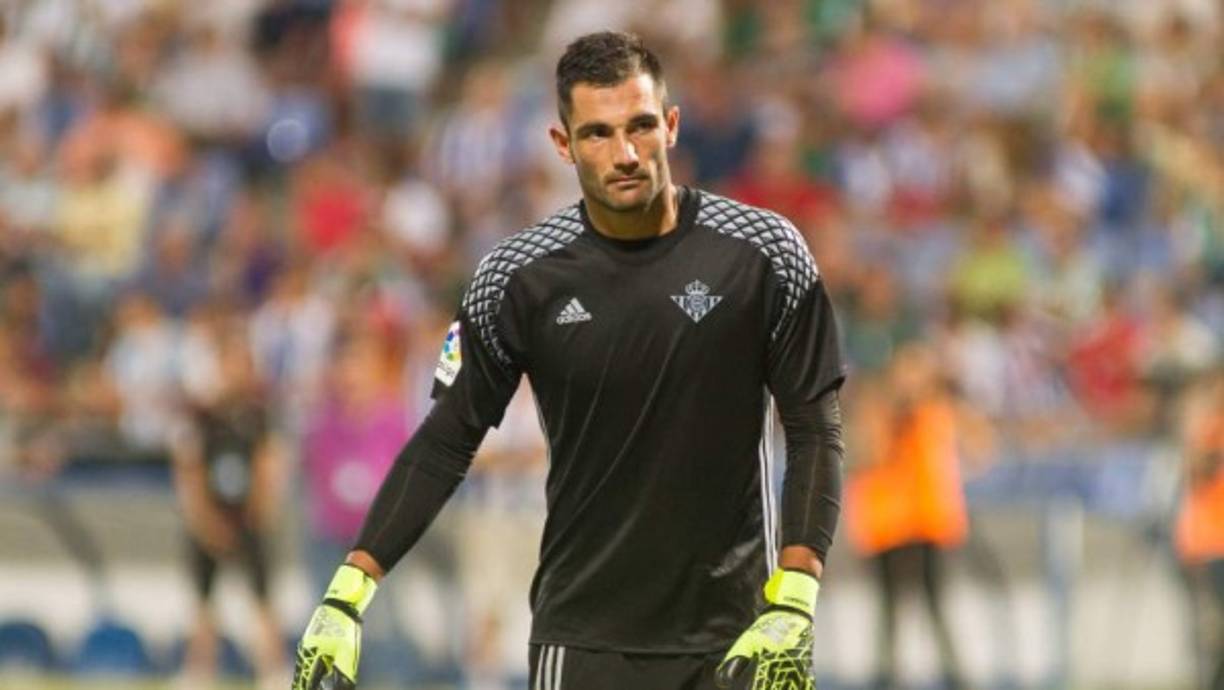 Antonio Adán ha confirmado que durante el verano pasado tuvo varias propuestas para salir del Balompié, pero finalmente decidió rechazarlas por el proyecto ambicioso del equipo de Heliópolis. El guardameta ex del Real Madrid estaba en el punto de mira de grandes clubes europeos como es el Liverpool, quien pensaba en él para mejorar su portería ya que Jürgen Klopp consideraba que podría ser un magnifico cerrojo para su plantilla.