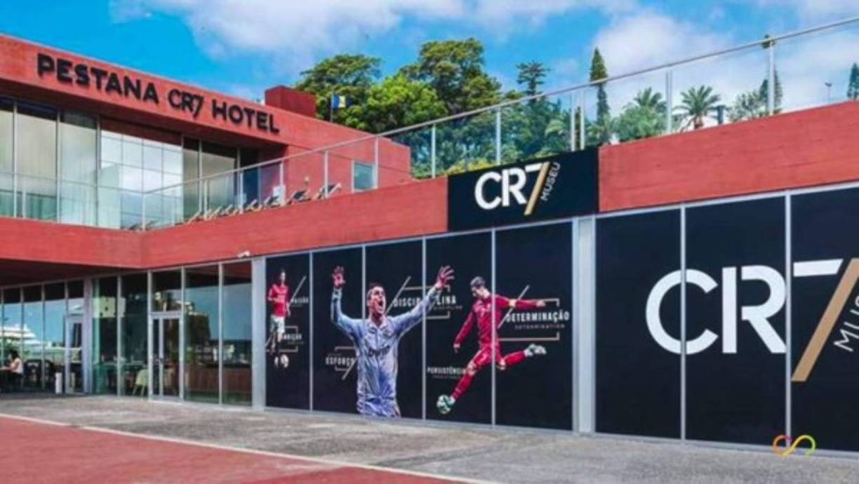 Otra de las inversiones de Cristiano Ronaldo son los hoteles. El crack portugués cuenta con 4 hoteles.