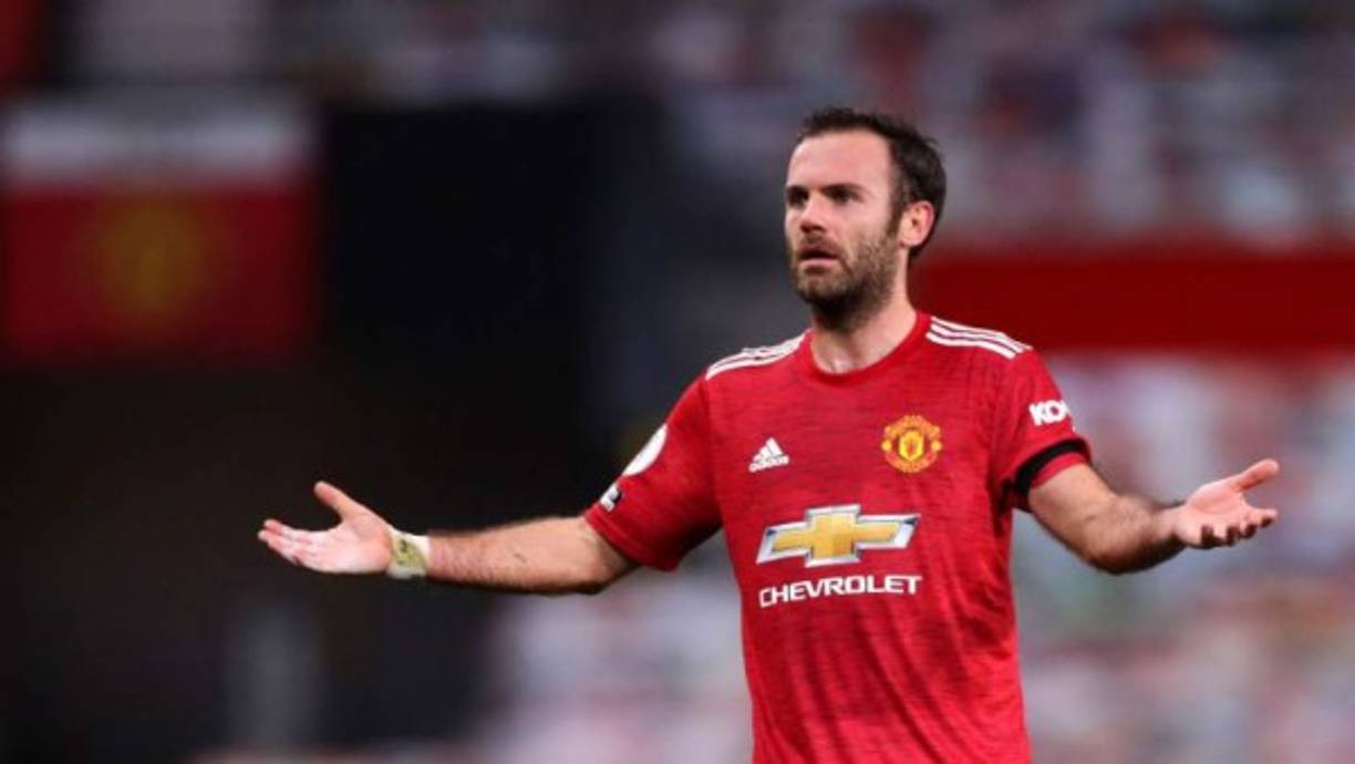 Juan Mata renovaría con el Mánchester United. El mediocampista español de 33 años es querido por la afición 'Red Devil'. Ampliará su vínculo a un año más, según Sky Sports.