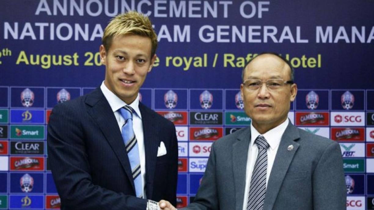 Sorpresa. Keisuke Honda, estrella del fútbol de Japón, se convirtió en el entrenador de Camboya, un puesto que compaginará con el de jugador del Melbourne Victory, club australiano con el que firmó hace menos de una semana.