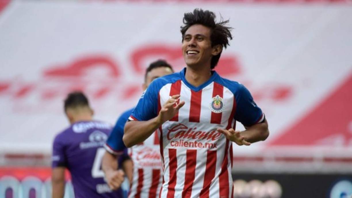 Tal y como informa TUDN USA, el Getafe tendría prácticamente cerrado el fichaje de José Juan Macías, cedido por las Chivas de Guadalajara. Incluso se habla de que el mismo viernes 2 de julio llegará a Madrid, para pasar el reconocimiento médico entre el 3 y 4. Se espera que el club azulón haga oficial la incorporación del delantero mexicano el lunes 5, justo el día que los madrileños inician su pretemporada.