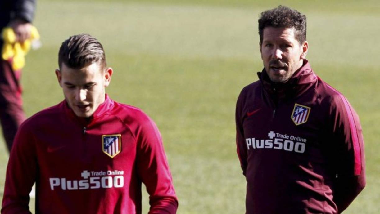 Diego Simeone habla sobre el caso de Lucas Hernández, quien se iría al Bayern Múnich. 'Hasta el día de hoy está con nosotros y no hay muchas posibilidades de hablar de supuestos, de si estaría de si se va o se queda porque hoy está acá', así aclaró el argentino el tema y además aseguró que ya habló con el jugador y el club sobre lo que piensa.