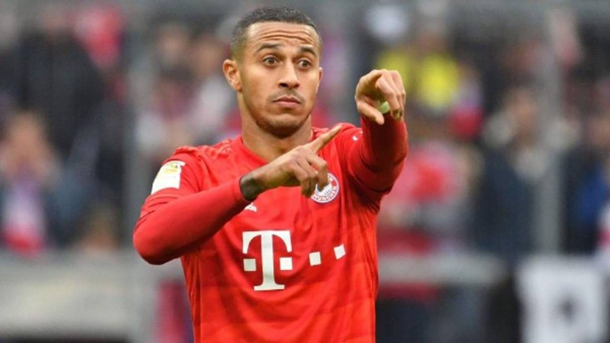 Thiago Alcántara: Según medios ingleses, el Liverpool habría llegado a un acuerdo para fichar al volante español que milita en el Bayern Múnich. El mediocampista anteriormente jugó en el FC Barcelona.