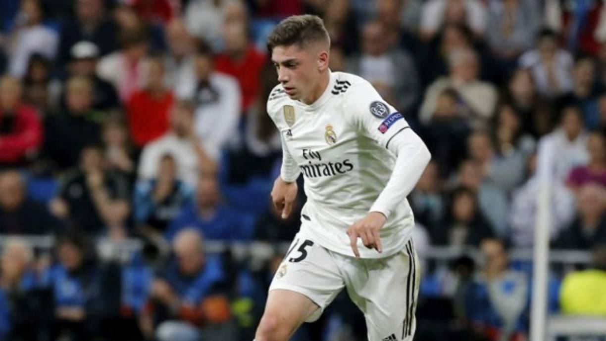 Fede Valverde: El uruguayo es una de las novedades en el 11 del Real Madrid. En su momento fue dirigido por Fabián Coito, DT de Honduras, en las selecciones menores de Uruguay. Hará dupla en la contención con Casemiro.