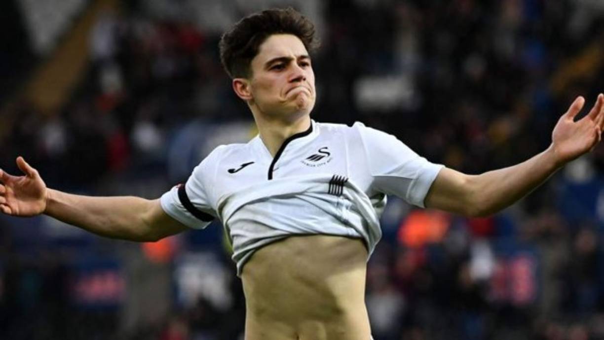 Daniel James: El centrocampista inglés destaca en el Swansea y el Manchester City de Pep Guardiola se ha interesado en sus servicios.<br/><br/><br/>