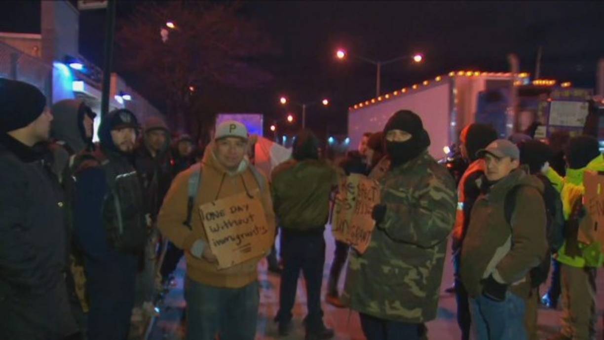 Decenas de negocios de Chicago cerraron sus puertas en apoyo a la jornada de “Un día sin migrantes”. Foto: ‏@latinosunidoUSA
