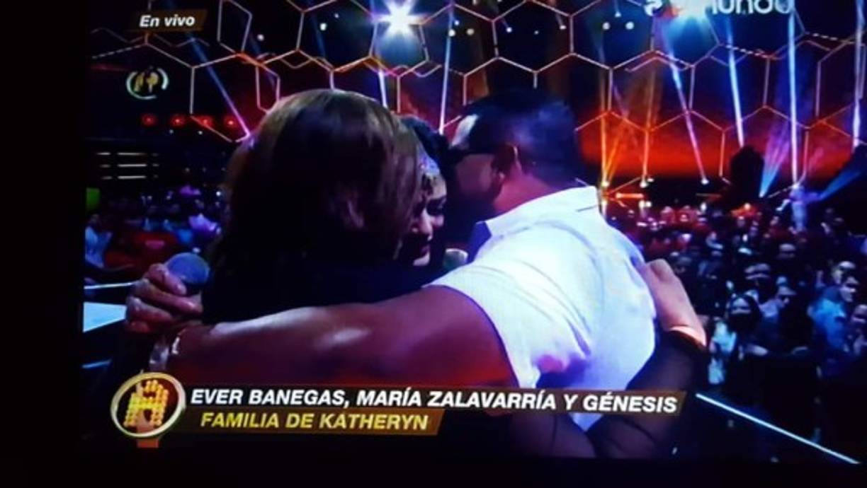 Lo que alivió el trago amargo de Katheryn fue la visita sorpresa de sus papás en La Academia.