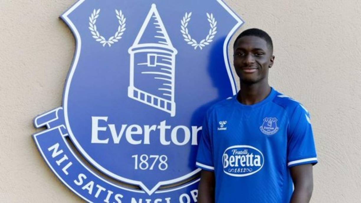 El Everton ha fichado al mediocentro sueco Imam Jagne. Firma hasta junio de 2023 y se integra en el segundo equipo.