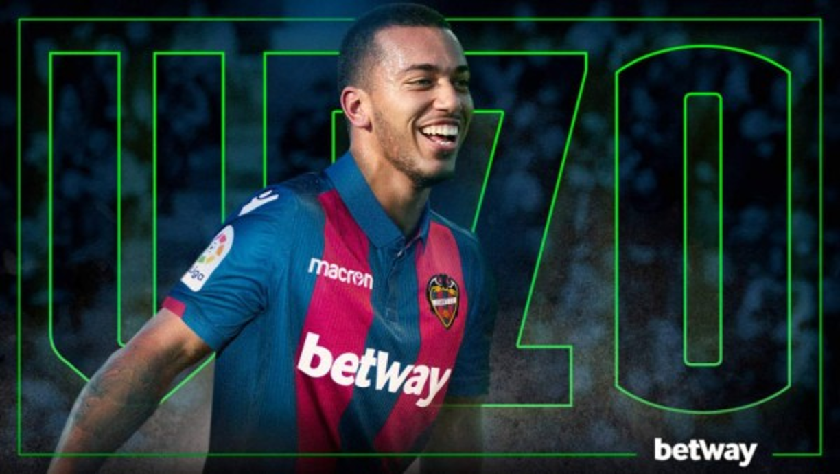 Rubén Vezo: El jugador portugués ha sido presentado como jugador del Levante. 'El cariño de la afición ha sido una de las claves para que yo tomará esta decisión', ha asegurado el futbolista.