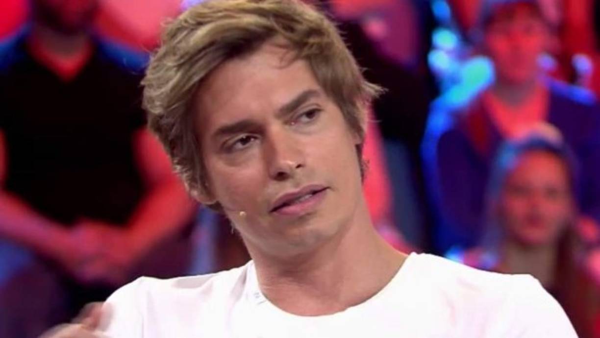En España se transmite desde 2011 y ha contado con concursantes de fama internacional como Julio Iglesias Jr., Carlos Baute y Beatriz Luengo.<br/>
