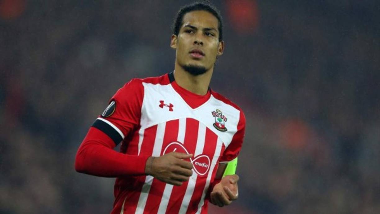 Virgil van Dijk habla de la oferta que tuvo en verano del Liverpool, y de la opción de incorporarse al conjunto 'red' en el mercado de invierno: 'No lamento nada. Southampton no quería venderme, soy un profesional. A mitad de temporada quizás podemos ver si es posible', declaró en la concentración con Holanda.