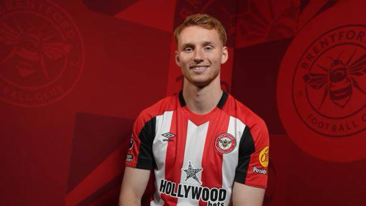 OFICIAL / El Brentford anunció este jueves el fichaje de Sepp van der Berg, procedente del Liverpool por 25 millones de libras entre fijos y variables.