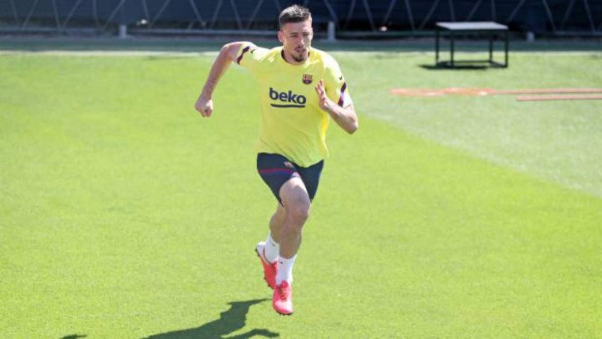 Clément Lenglet: No aparece que lo venderán, pero su nombre sale en el informe ya que señalan que no es un central de toda confianza.