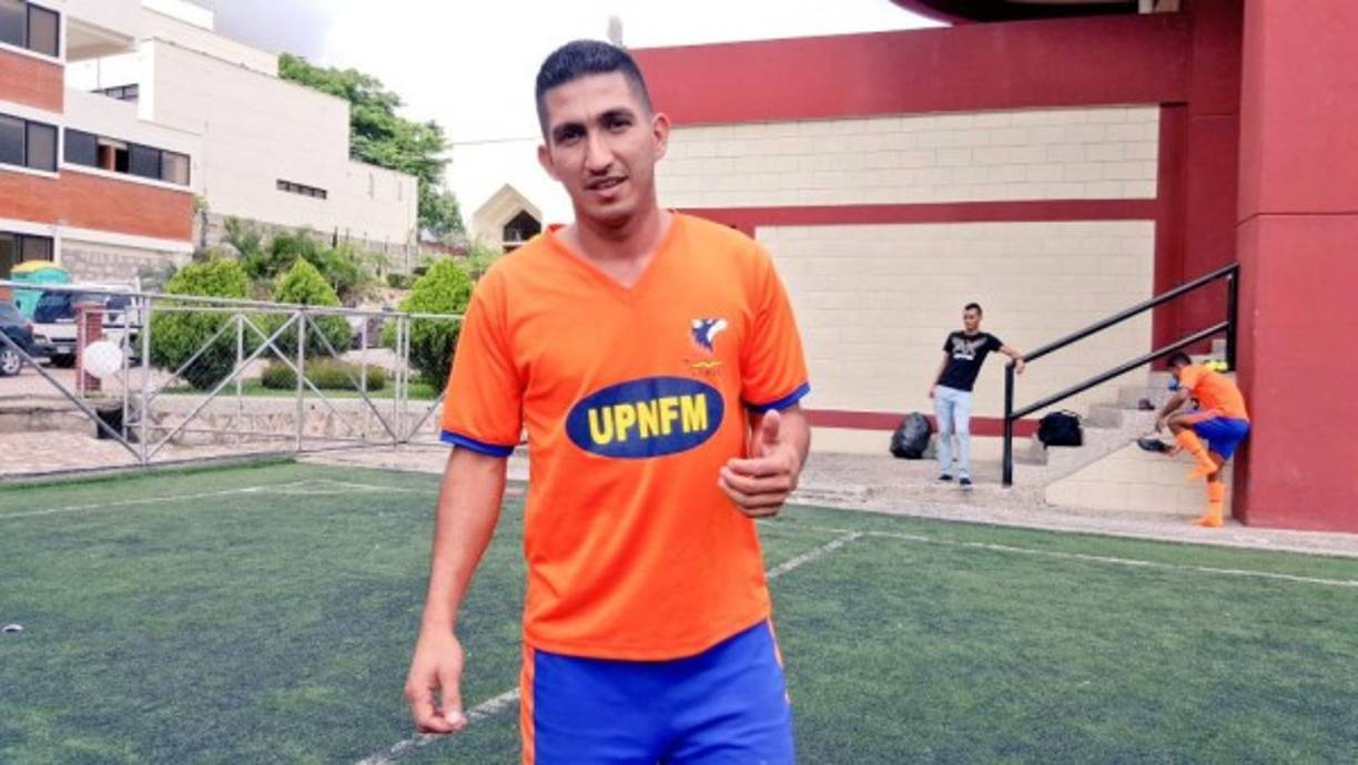 Irvin Reyna: Se ha presentado a la pretemporada de la UPNFM, el nuevo ascendido de la Liga Nacional. Llega con el deseo de llegar a un acuerdo con el club universitario. El contención no está en los planes del técnico Diego Vázquez y por eso no fue renovado con Motagua.