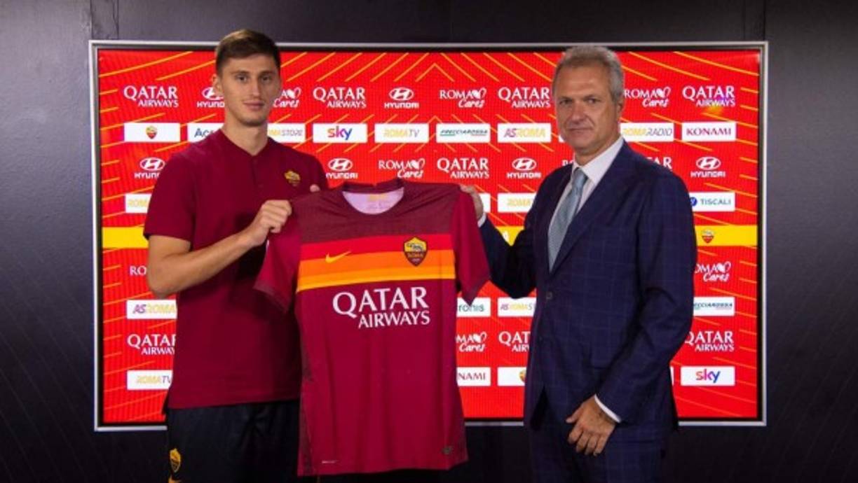 La Roma ha hecho oficial la incorporación de Marash Kumbulla, el defensa italiano, nacionalizado albanés. El jugador llega cedido procedente del Hellas de Verona. La Loba paga por el préstamo del futbolista tres millones de euros.