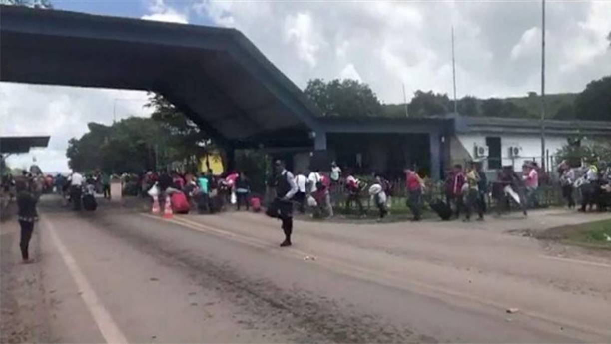 La ciudad brasileña más cercana es Boa Vista, capital del estado Roraima y a unos 215km. Allí viven unos 25.000 venezolanos, según balance oficial.