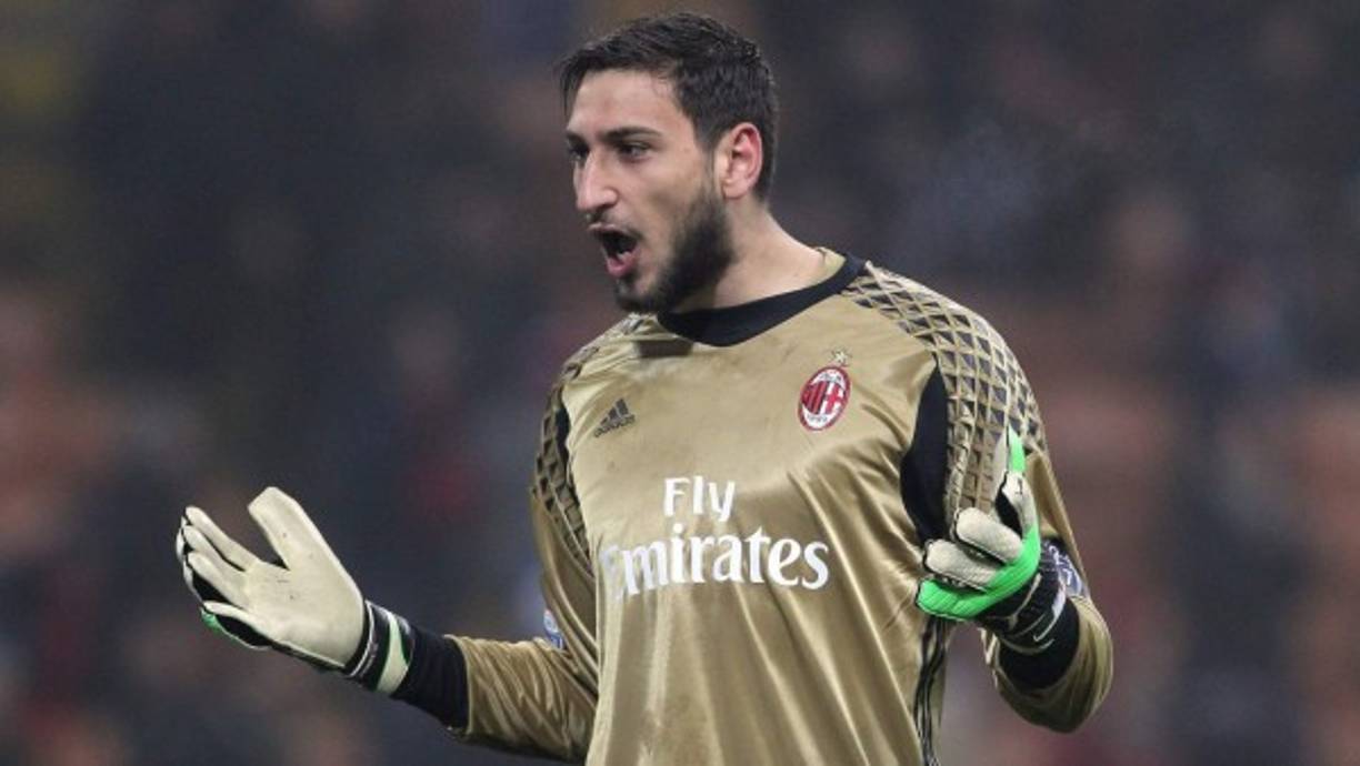 Donnarumma: El portero del Milan colgó una foto en su cuenta de Instagram y comunicó su deseo de reunirse con su familia y su agente para hablar de su futuro y de su renovación por el conjunto milanista. Minutos más tarde cerró su cuenta de Instagram y en su cuenta de Twitter aseguró que le habían hackeado su Instagram.