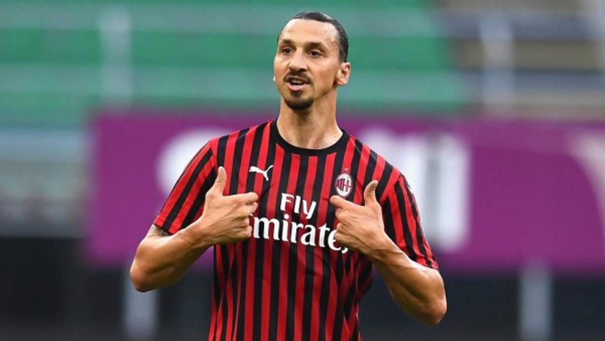 La renovación de Zlatan Ibrahimovic con el AC Milán está cada vez más cerca de concretarse. Según apunta la Gazzetta dello Sport, el nuevo contrato del delantero sueco con los rossoneri podría hacerse este fin de semana. En los últimos días, las posturas entre el club y el jugador parecen haberse acercado.<br/><br/>De acuerdo al medio italiano, el Milán estaría dispuesto a subir de los 5 millones de euros iniciales, mientras que el sueco también no descartaría bajar de los 7 millones que pedía por su renovación. El club italiano estaría dispuesto a llegar a las 6 millones por medio de bonificaciones.
