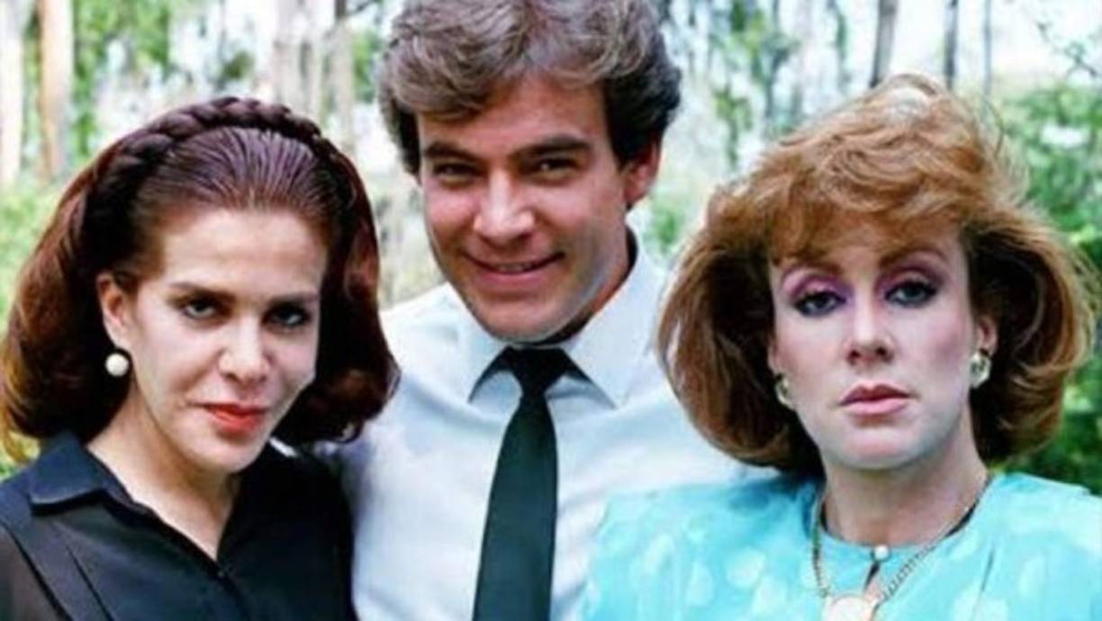 Renata, conocida por sus participaciones en 'Rosa Salvaje', 'Rosalinda' y 'Rebelde', no habría conseguido ningún otro papel en televisión desde 2013, lo cual la habría llevado a la pobreza.<br/><br/>