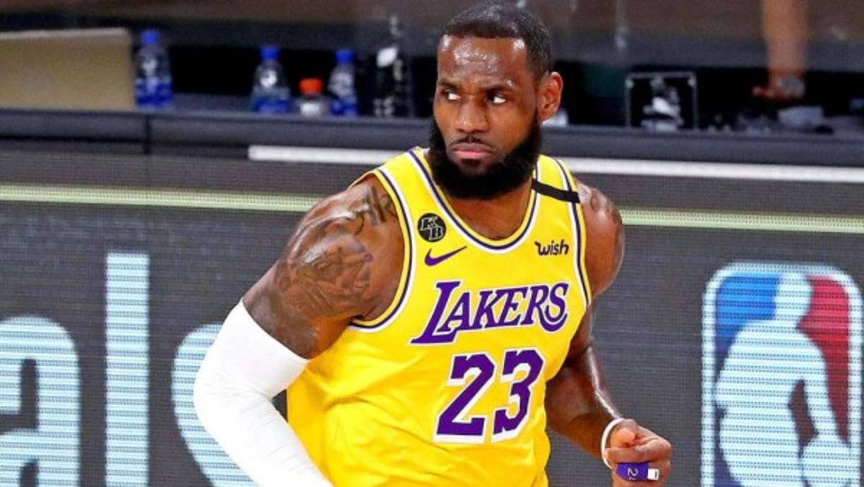 9. LeBron James (88.2 millones de dólares).