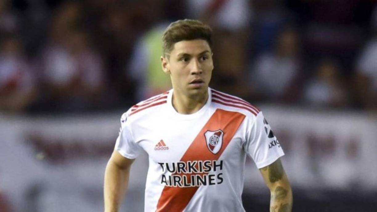 La Roma está buscando un lateral derecho para reforzar la zaga en el mes de enero. Y, según el Corriere dello Sport, el argentino Gonzalo Montiel, de River Plate, es el mejor colocado. Es internacional y del gusto de Fonseca, el entrenador del equipo italiano. Su cláusula de rescisión ronda los 16 millones de euros.