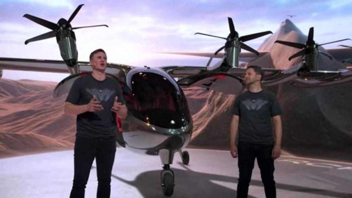 El Maker parece un avión, pero también un helicóptero. Sus creadores dicen que podrá volar ininterrumpidamente por 96 kilómetros. Estará propulsado por seis baterías de 75 kWh. <br/><br/>Además, alcanzará una velocidad máxima de 241 kilómetros por hora, a 609 metros de altura. Esta categoría de naves se denomina 'convertiplanos', puesto que tiene dos alas de 12 metros. Estas alojan seis rotores que le dan vida y potencia al Maker.