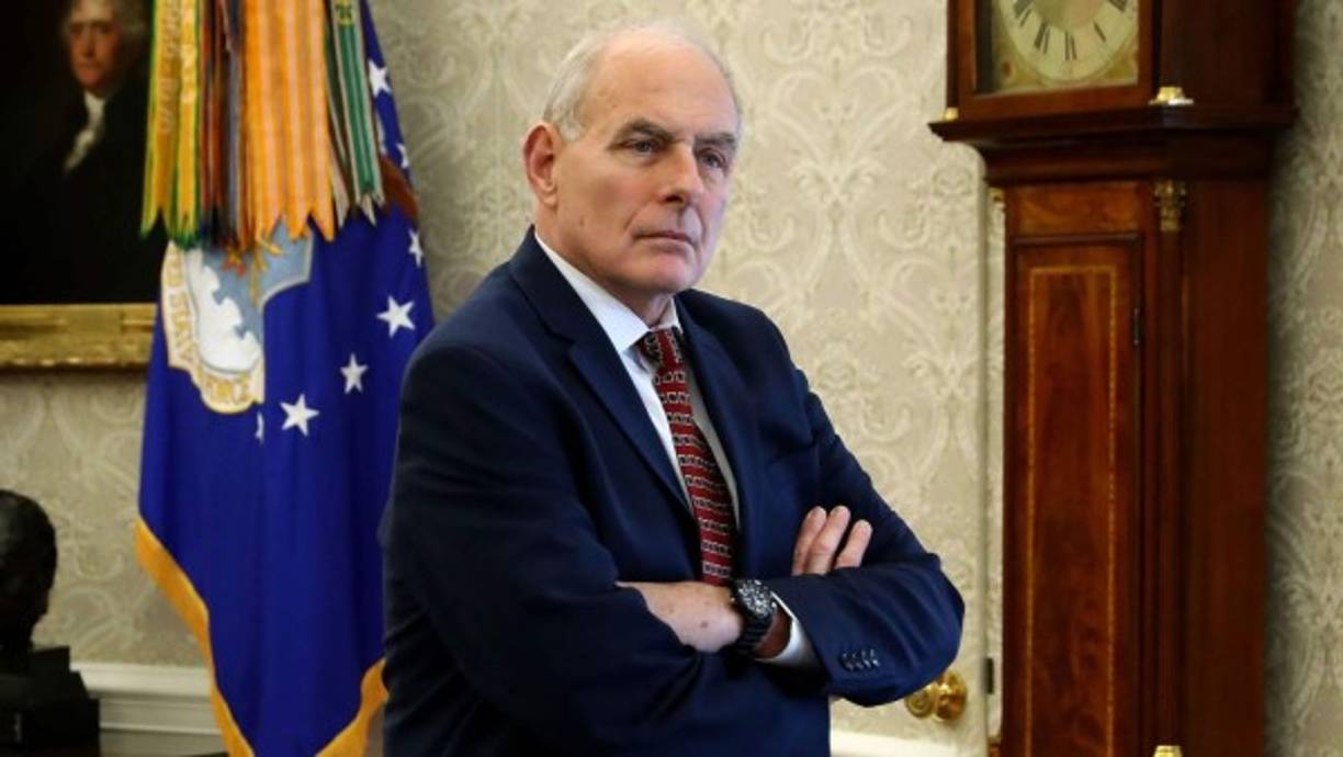 El jefe de gabinete de la Casa Blanca, John Kelly, cuestionado por supuestamente haber tildado de 'idiota' a Donald Trump, también negó ser el líder de la resistencia en el Gobierno del magnate.