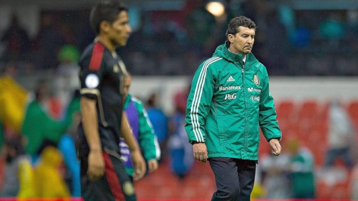 El lugar del 'Chepo' de la Torre lo ocupó Luis Fernando Tena, luego llegó Vucetich y tuvieron que pelear repechaje para ir al Mundial de Brasil bajo el mando de Miguel 'Piojo' Herrera.