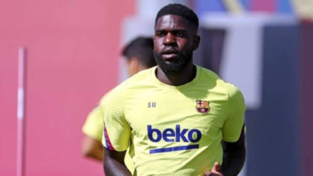 Samuel Umtiti: El defensor francés aparece en el informe y señalan que en el Barcelona no confían en su nivel por lo que pretenden sacarlo del club.