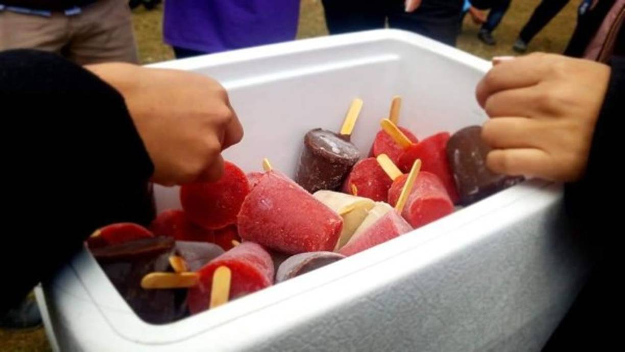 Cómo parte de las actividades que se organizaron también se realizó la competencia de pilones. El ganador fue el que comió más pilones.